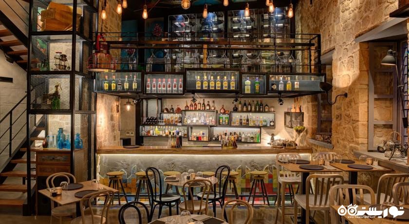 بار زربافت هتل تووانا